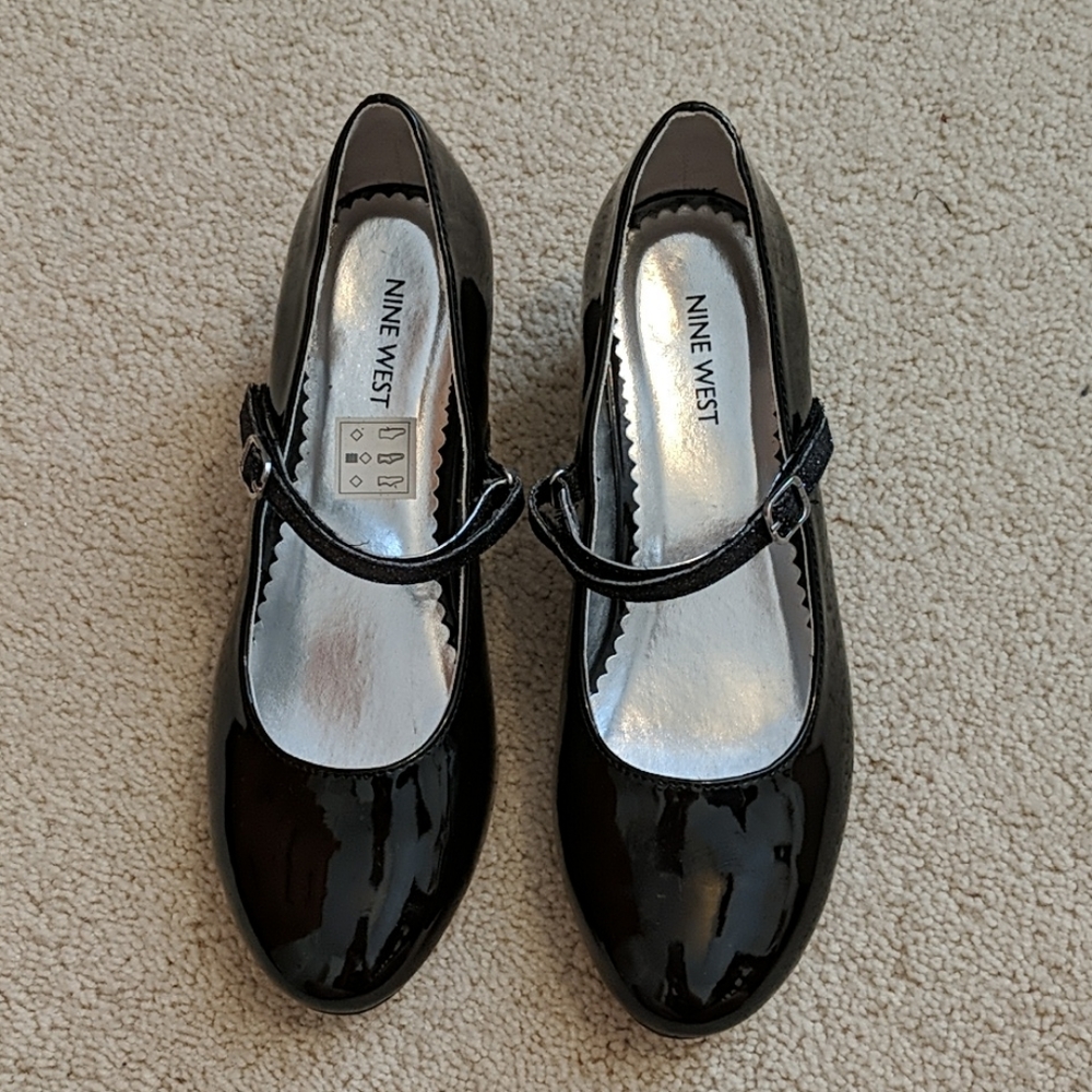 Nine West Girls Black Dress Shoes.